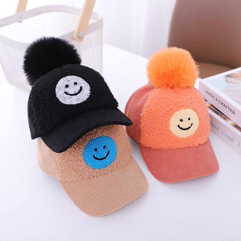 Mũ lưỡi trai cục bông mặt cười giữ ấm đầu kiểu dáng dễ thương cho bé 2-6 tuổi