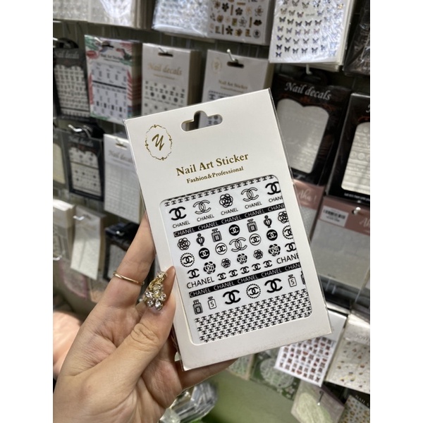 Sticker chanel dán móng tay