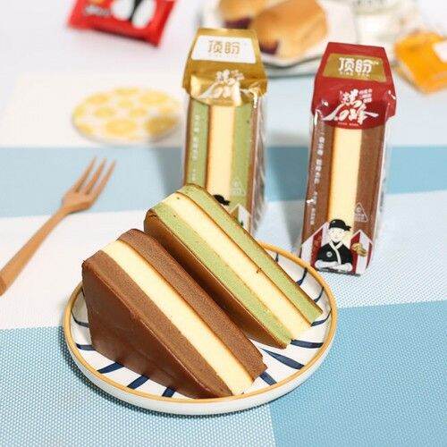 Bánh Bông Lan Tam Giác Tiramisu.
