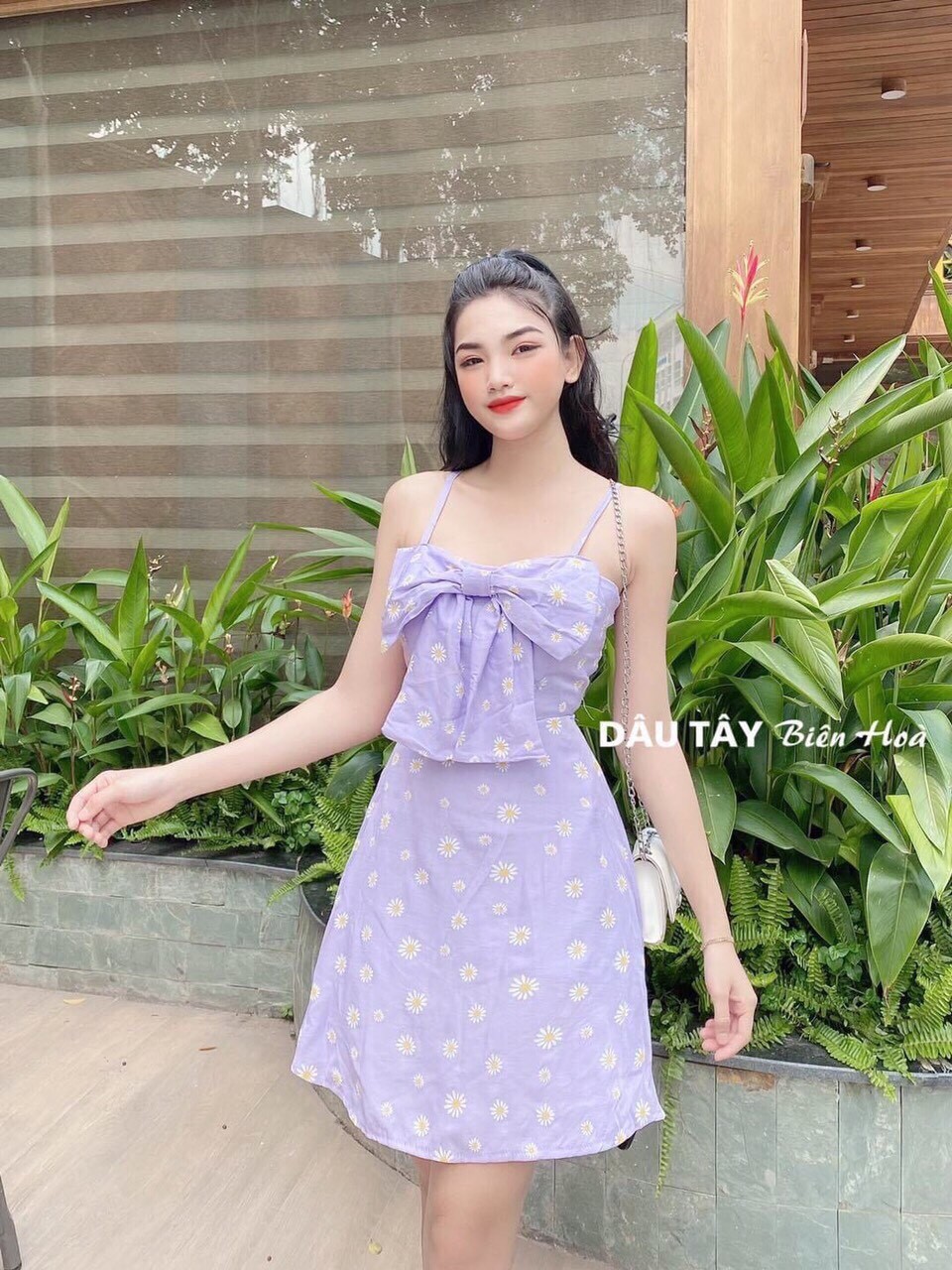 Đầm hai dây họa tiết cúc họa mi nơ ngực cực xinh