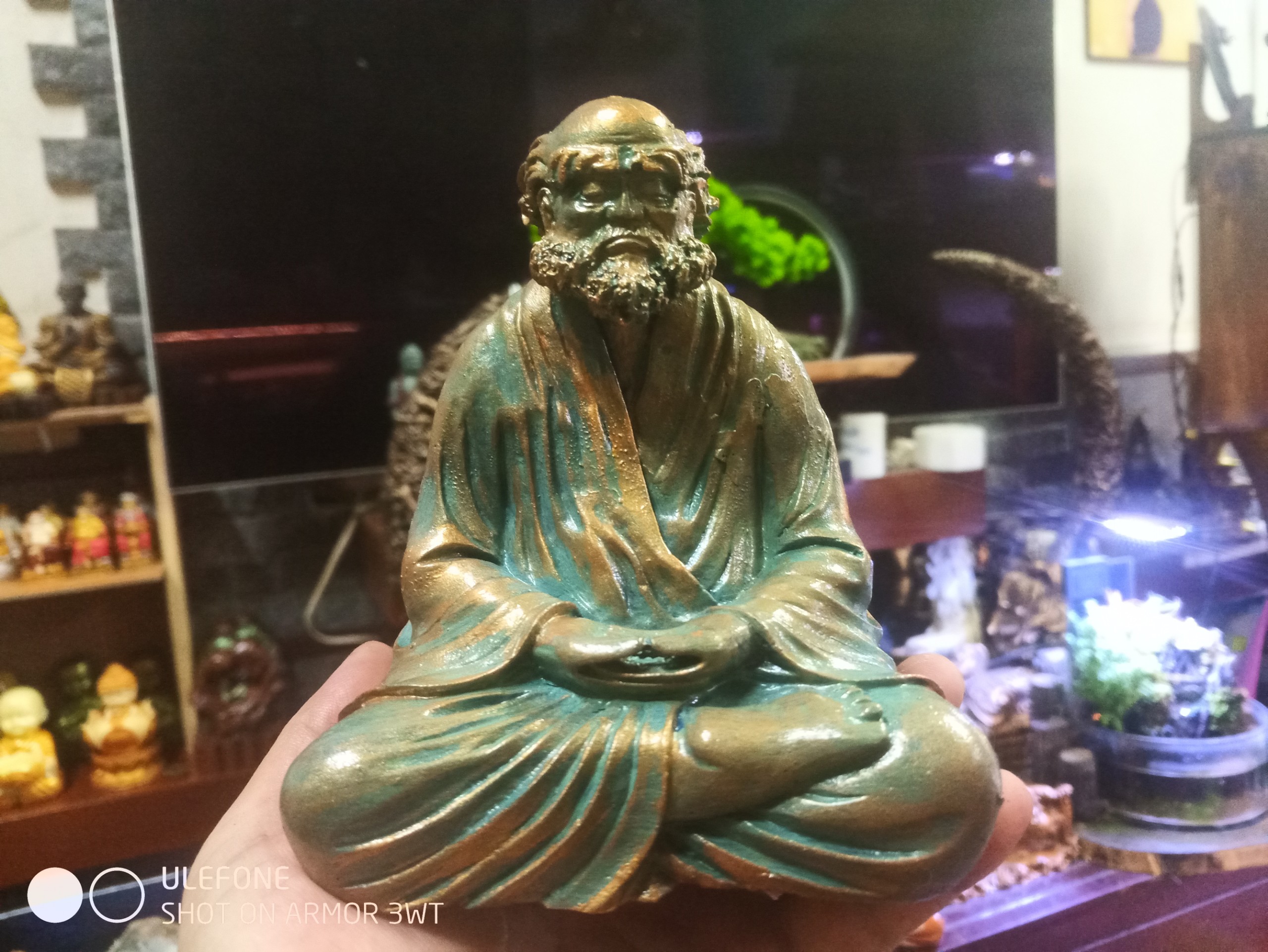 Tượng Đạt Ma Sư Tổ ngồi thiền độc đáo phụ kiện trang trí tiểu cảnh, non bộ, bán cạn, sân vườn