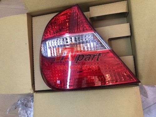 Đèn hậu ngoài trái toyota camry chất lượng 8156006120
