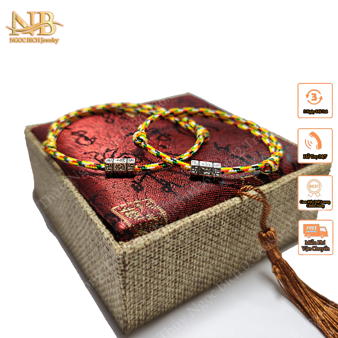 Vòng Tay Dây Chỉ Ngũ Sắc Bện Charm Ống Trụ Khắc Chú Bình An - NB Jewelry