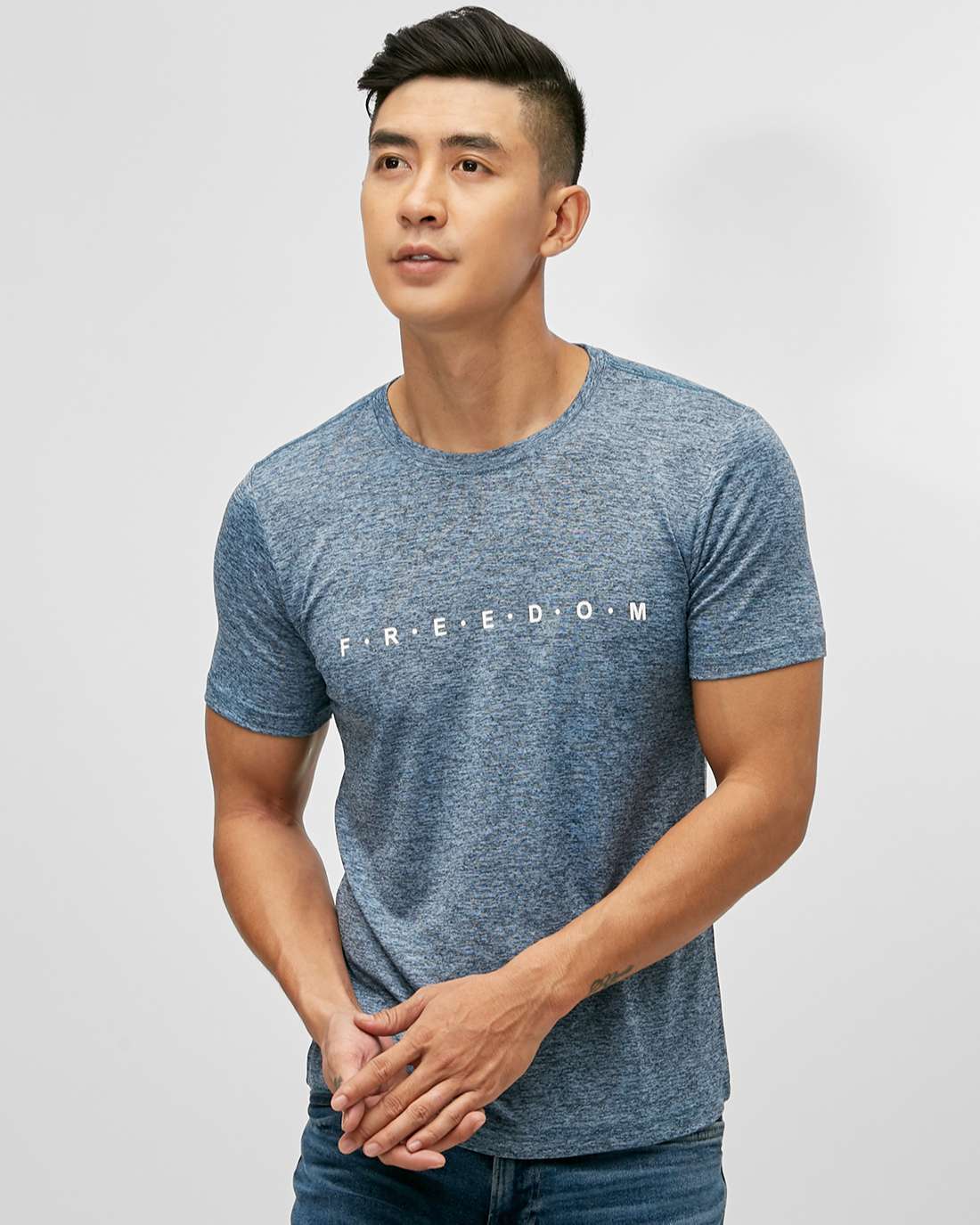 Áo thun nam cổ tròn xanh