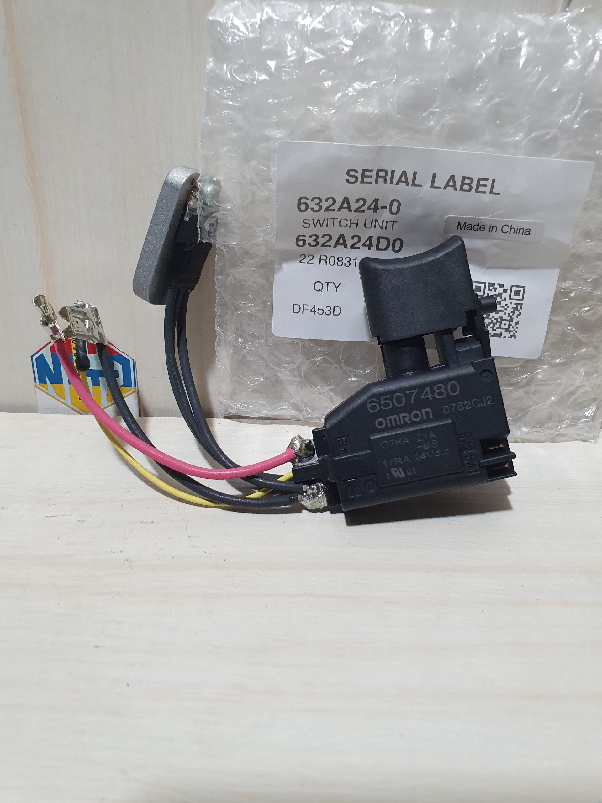 Công tắc khoan pin dhp453 mới chính hãng
