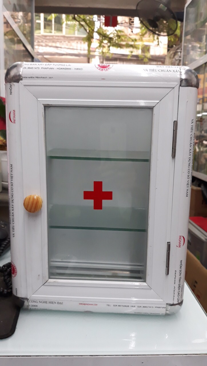 Tủ y tế đựng đồ, vật dụng y tế quan trọng cho gia đình