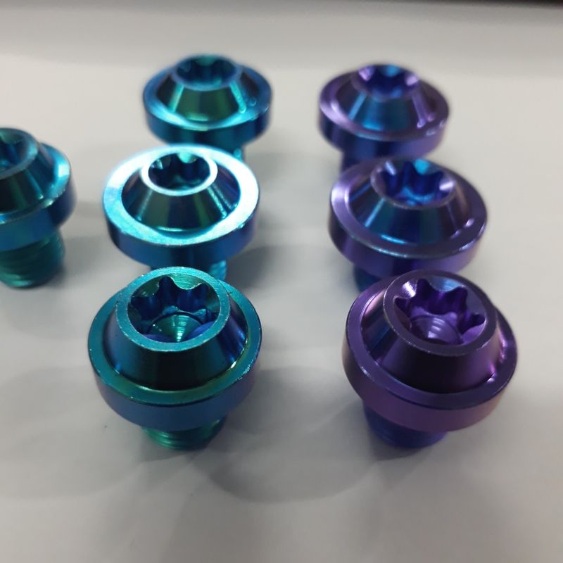 Ốc titan chuẩn gr5 bắt chân kiếng , ốc kiếng đầu proti gắn honda yamaha exciter winner raider sonic satria