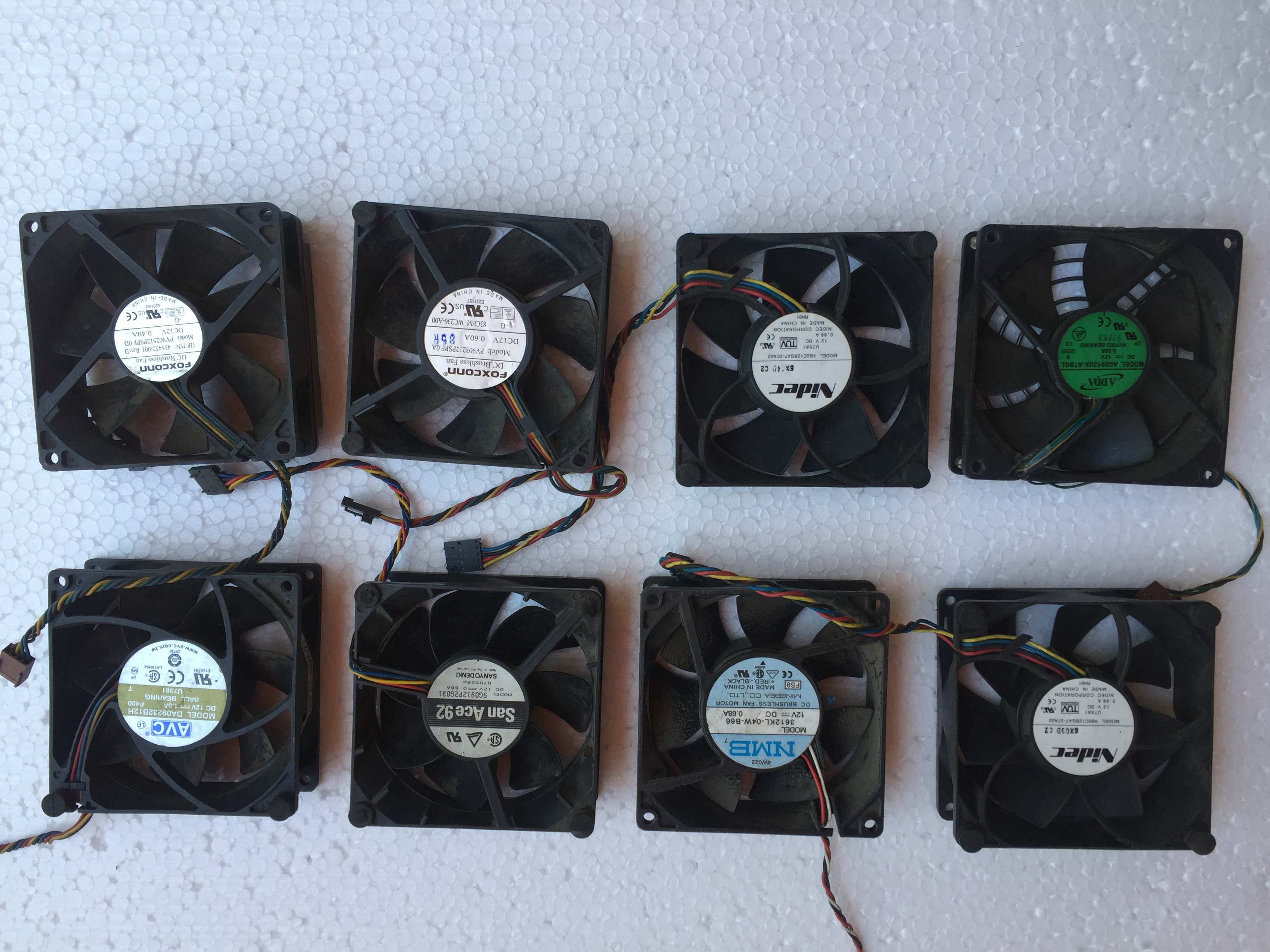 Quạt fan 12v kích thước fan 9 dòng điện từ 0.2a-0.5a