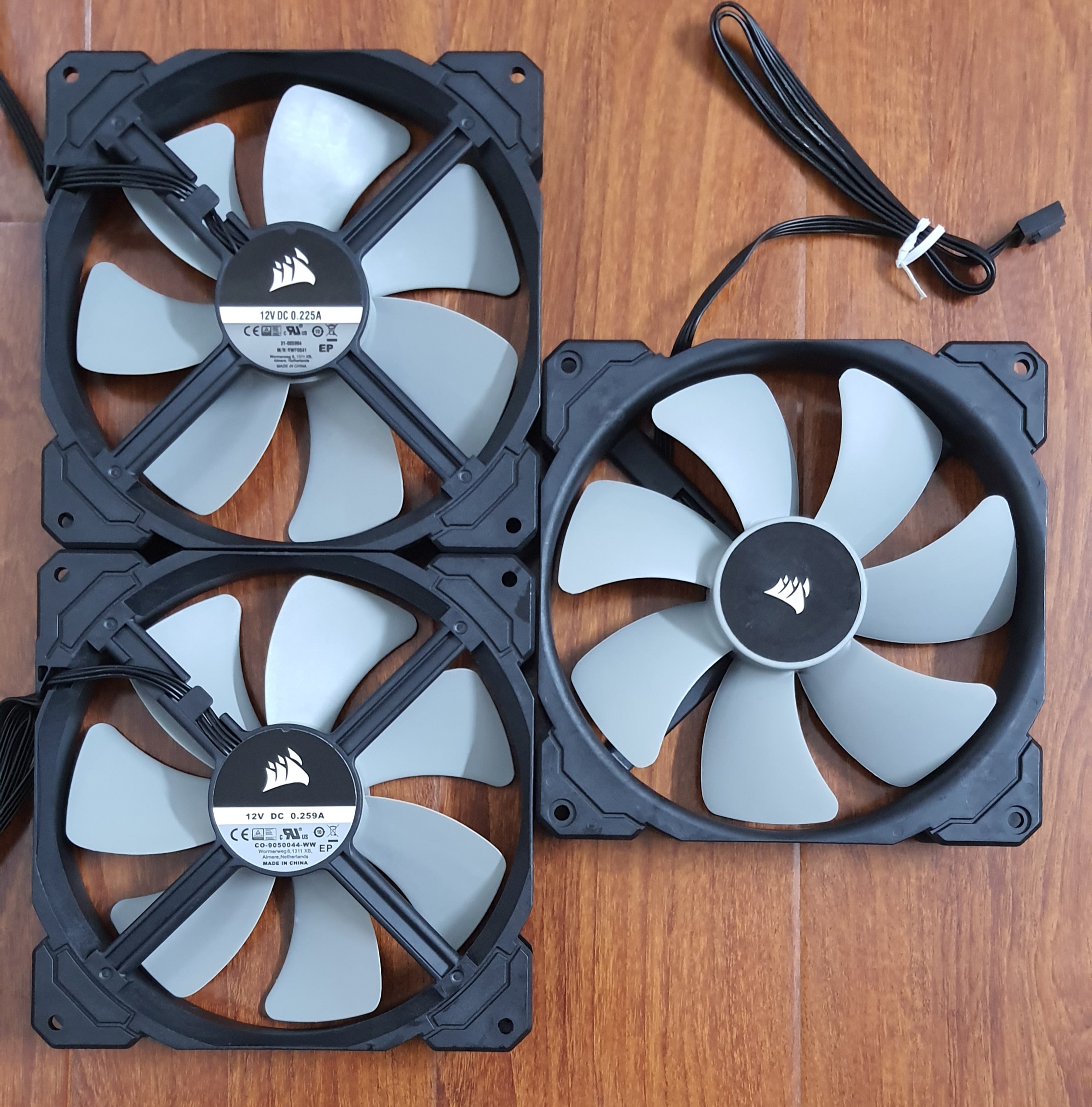 Quạt tản nhiệt fan corsair ml140
