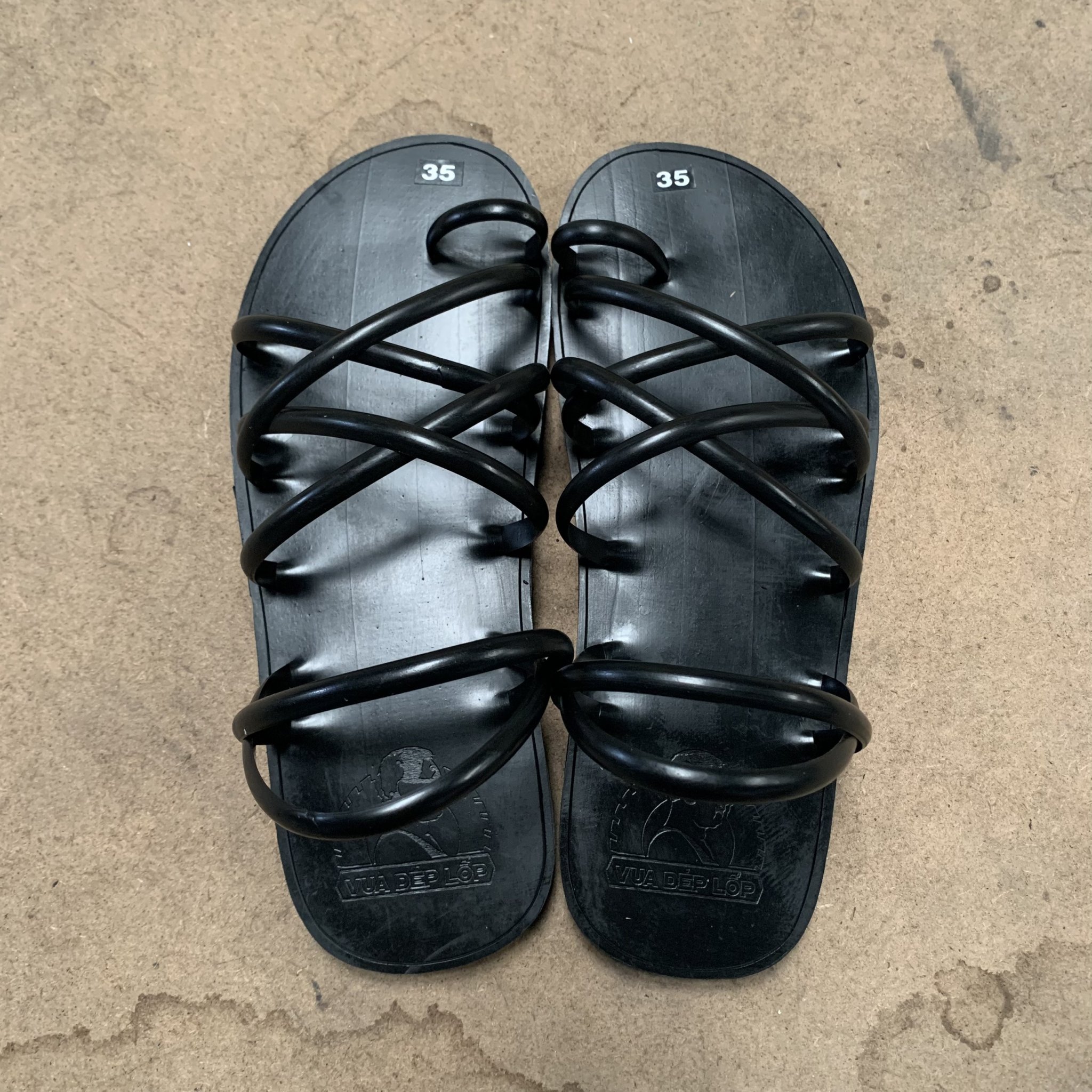 Dép Cao Su 7 Quai Xỏ Ngón Tăm, Được Làm Thủ Công Của Vua Dép Lốp Phạm Quang Xuân, Ảnh Thật, Bảo Hành Và Sẵn Hàng