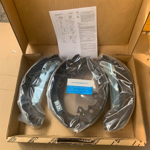 Bố thắng -Guốc phanh sau Fortuner, Hilux 2008, 2009, 2010, 2011, 2012, 2013, 2014, 2015 chính hãng Toyota 04495-0K120-82