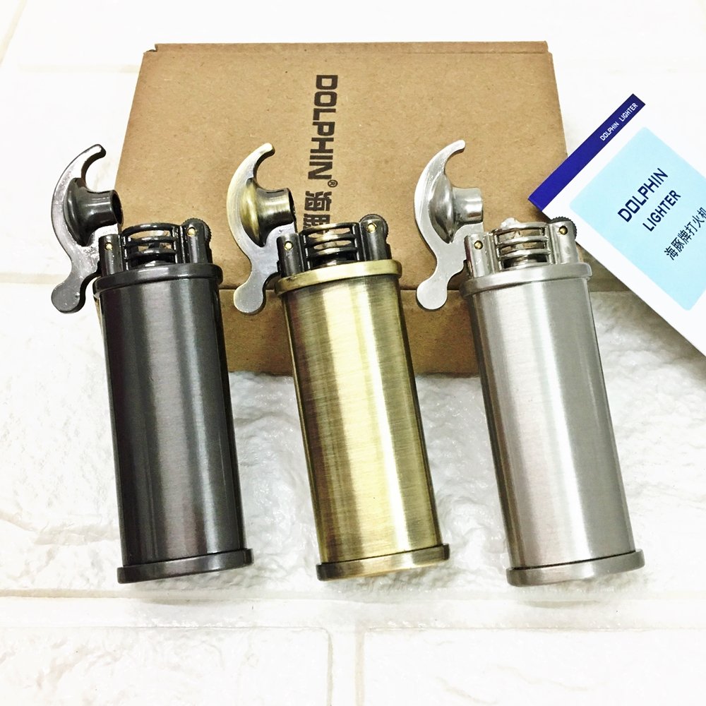 Bật lửa xăng đá cổ dolphin 700 -