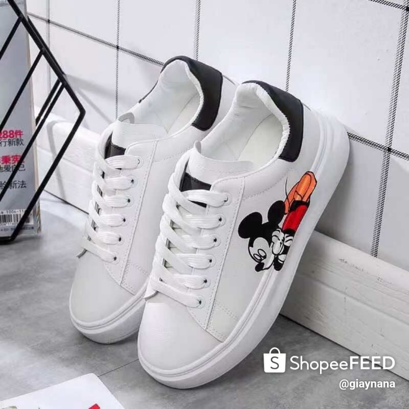 Giày thể thao trắng họa tiết mickey