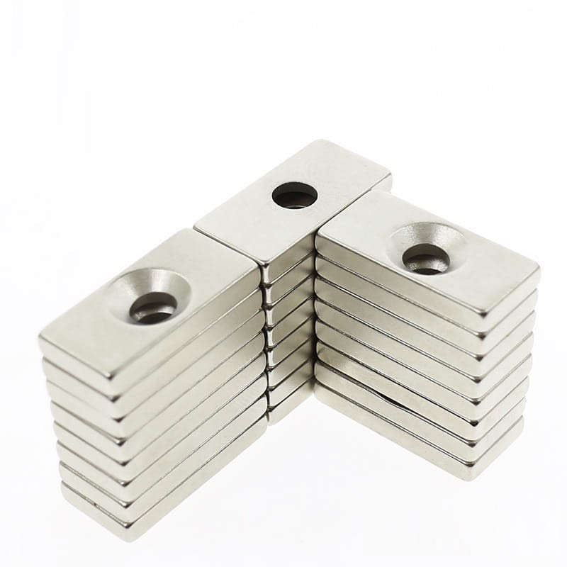 Nam châm vĩnh cửu lỗ vát kích thước 20x10x4 mm