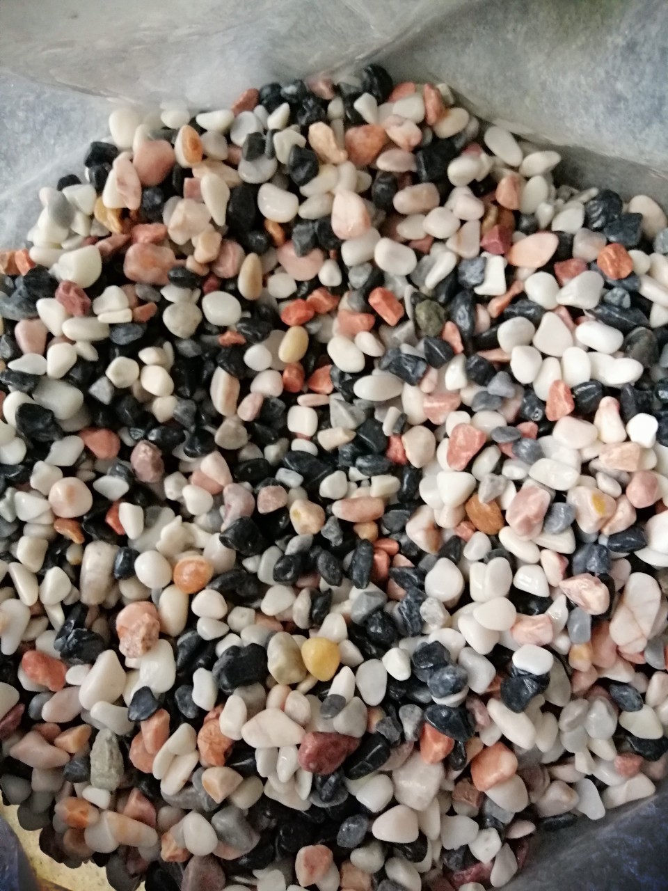[ Chọn size] ]1 kg Sỏi 4 màu   trang trí bể cásân vườn