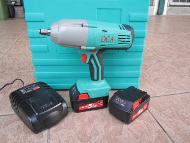 Máy siết bulon dùng pin adpb20f