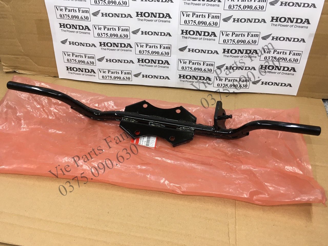 Thanh gác chân trước, gác máy Future 125 mập bụng bự, Future Led , Chính hiệu Honda Motor VN