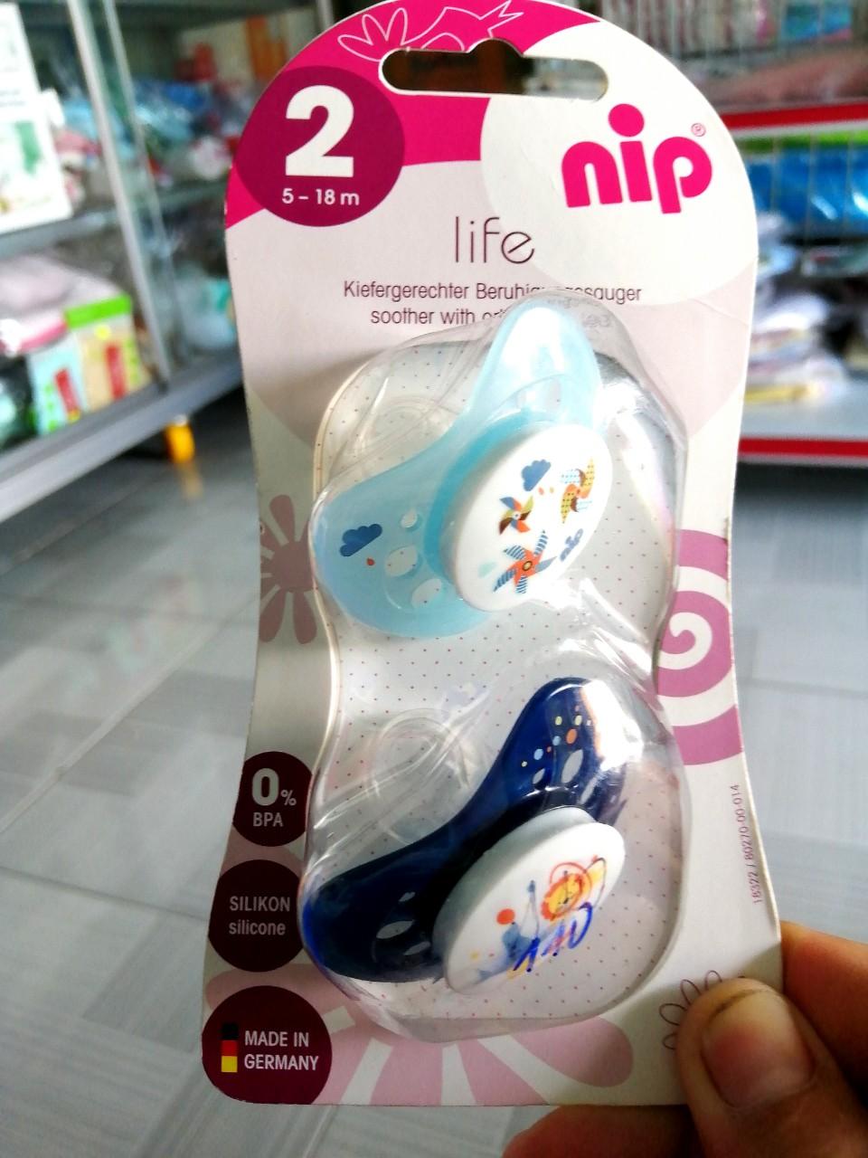 Ty ngậm NIP LIFE chỉnh nha cho bé bằng silicon