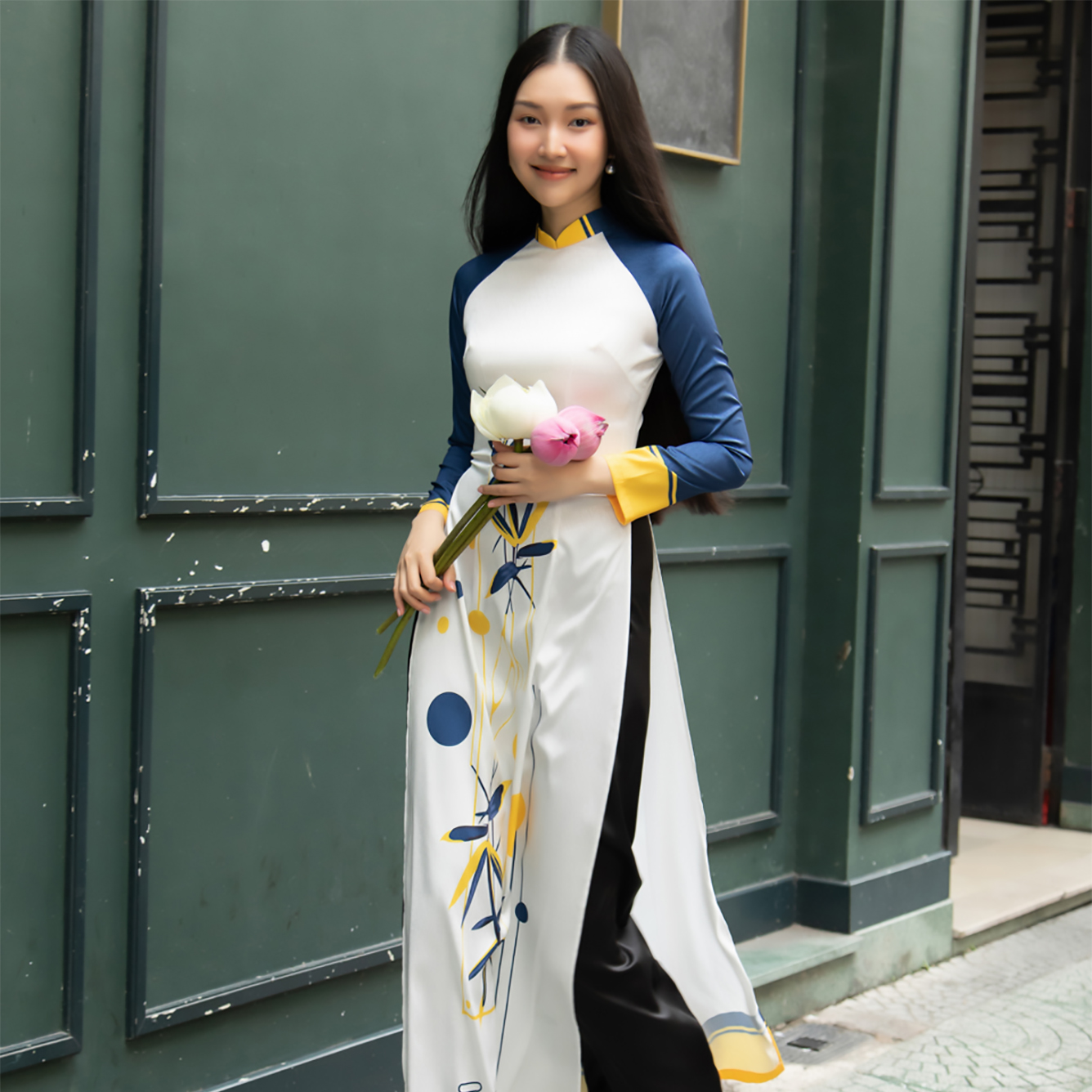 Áo dài lụa trắng f2 gems of vietnam ad32