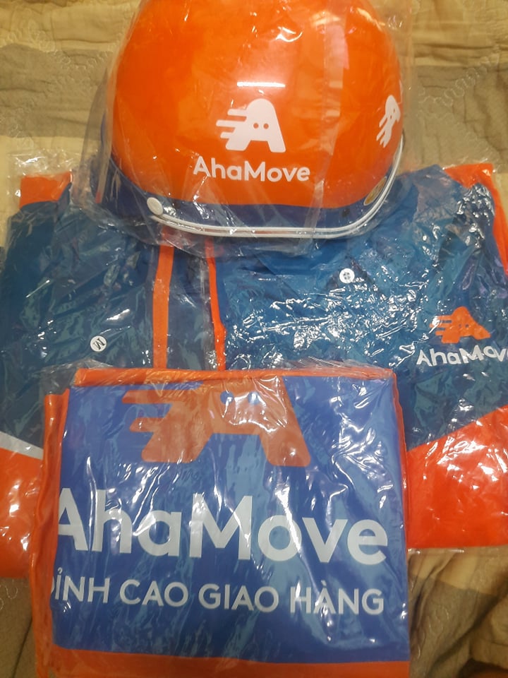 Combo ahamove 4 món cực xịn xò size m, l,xl nha, 1 áo khoát, 1 áo thun 1 nón bh, 1 áo mưa