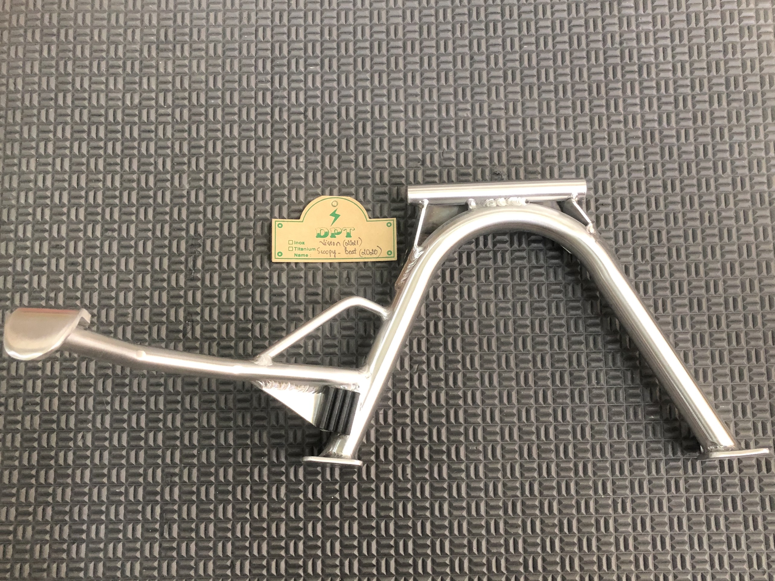 Chân chống đứng inox 304 gắn cho mọi dòng xe
