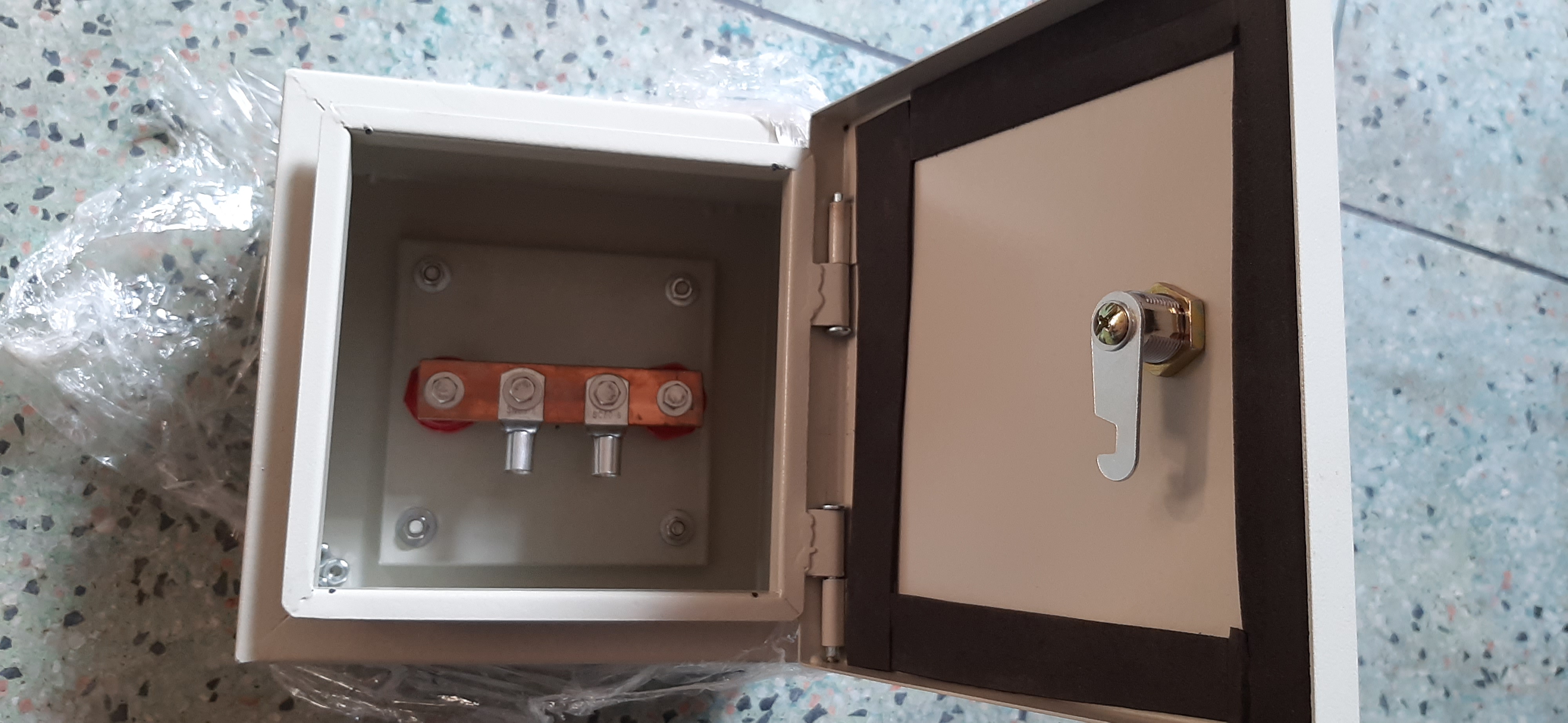 Tủ kiểm tra điện trở đất 200x200, hộp kiểm tra điện trở 200x200 sắt sơn tĩnh điện