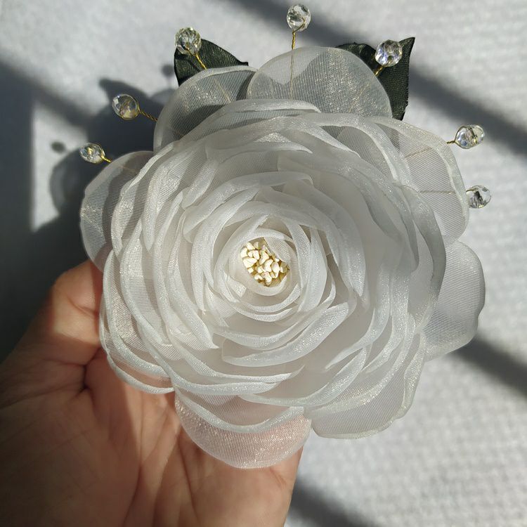 Hoa cài áo Canto màu trắng, hoa cài áo handmade