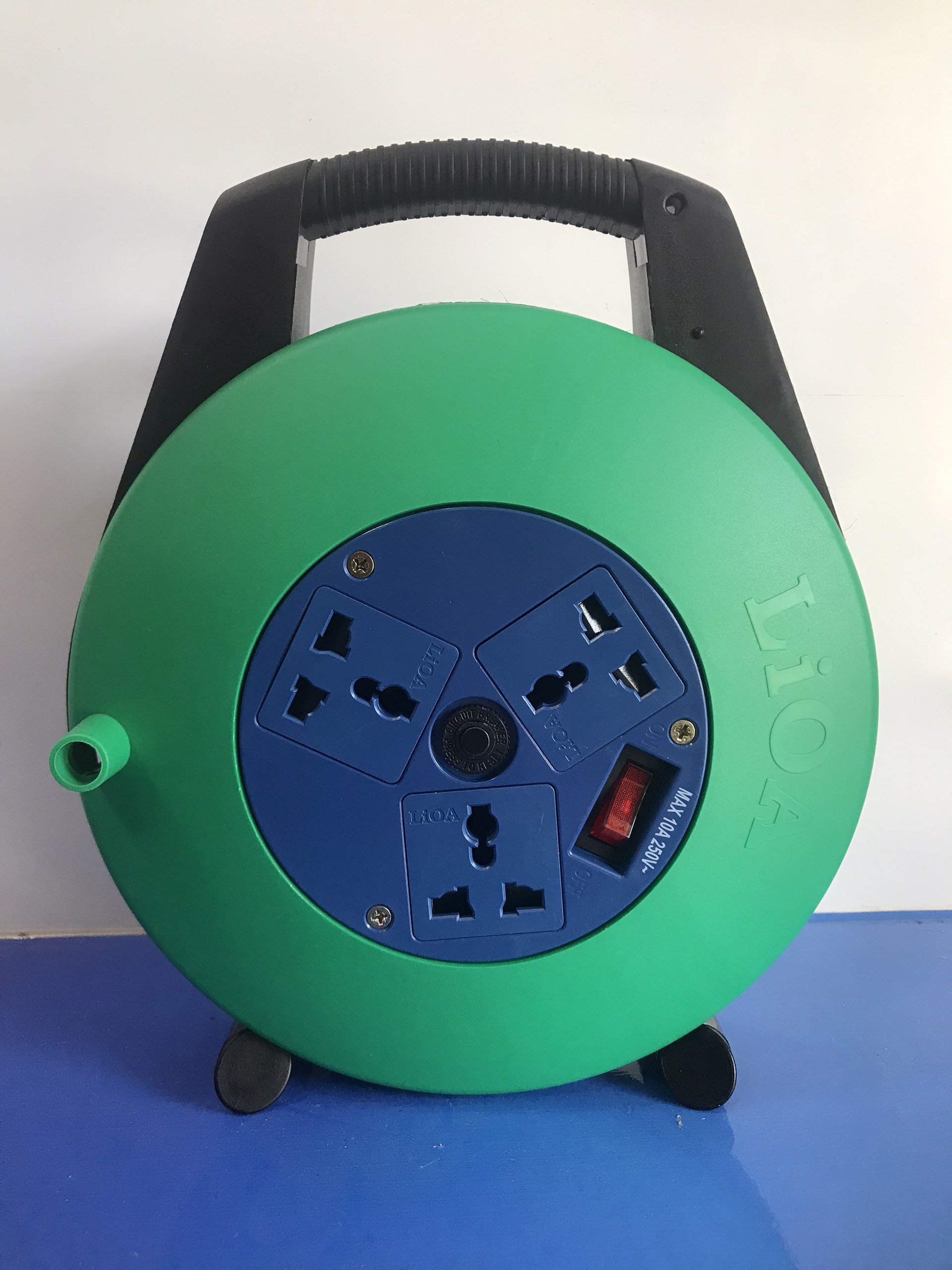 Ổ cắm kéo dài quay tay kiểu xách tay 10 mét xtd10-2-10a lioa