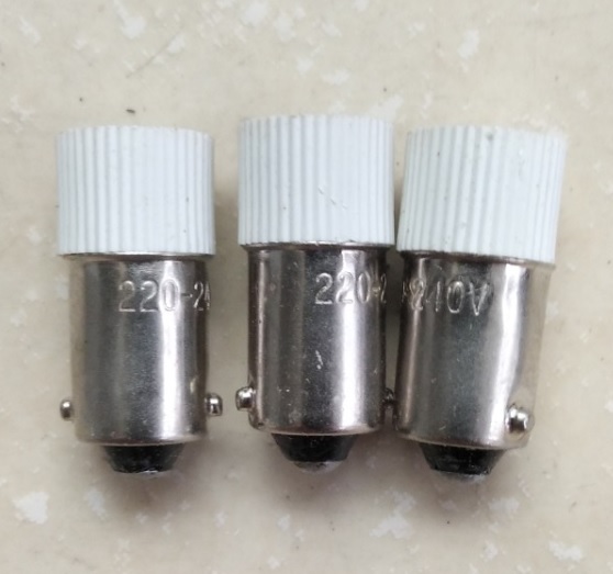 BÓNG LED 220VAC ĐUÔI GÀI 9MM BA9S MÀU TRẮNG