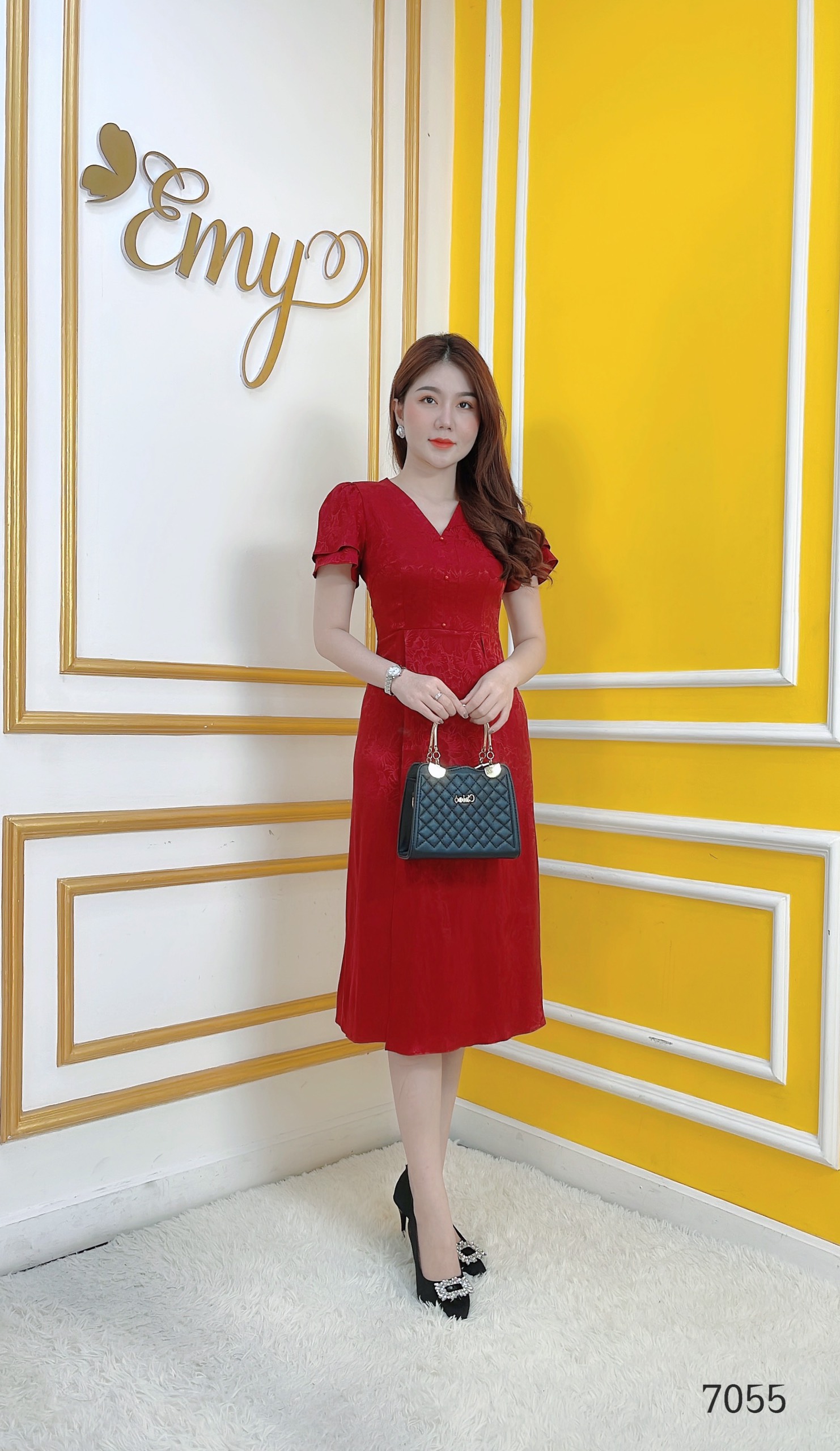 Đầm emy em7055 a đỏ cổ v