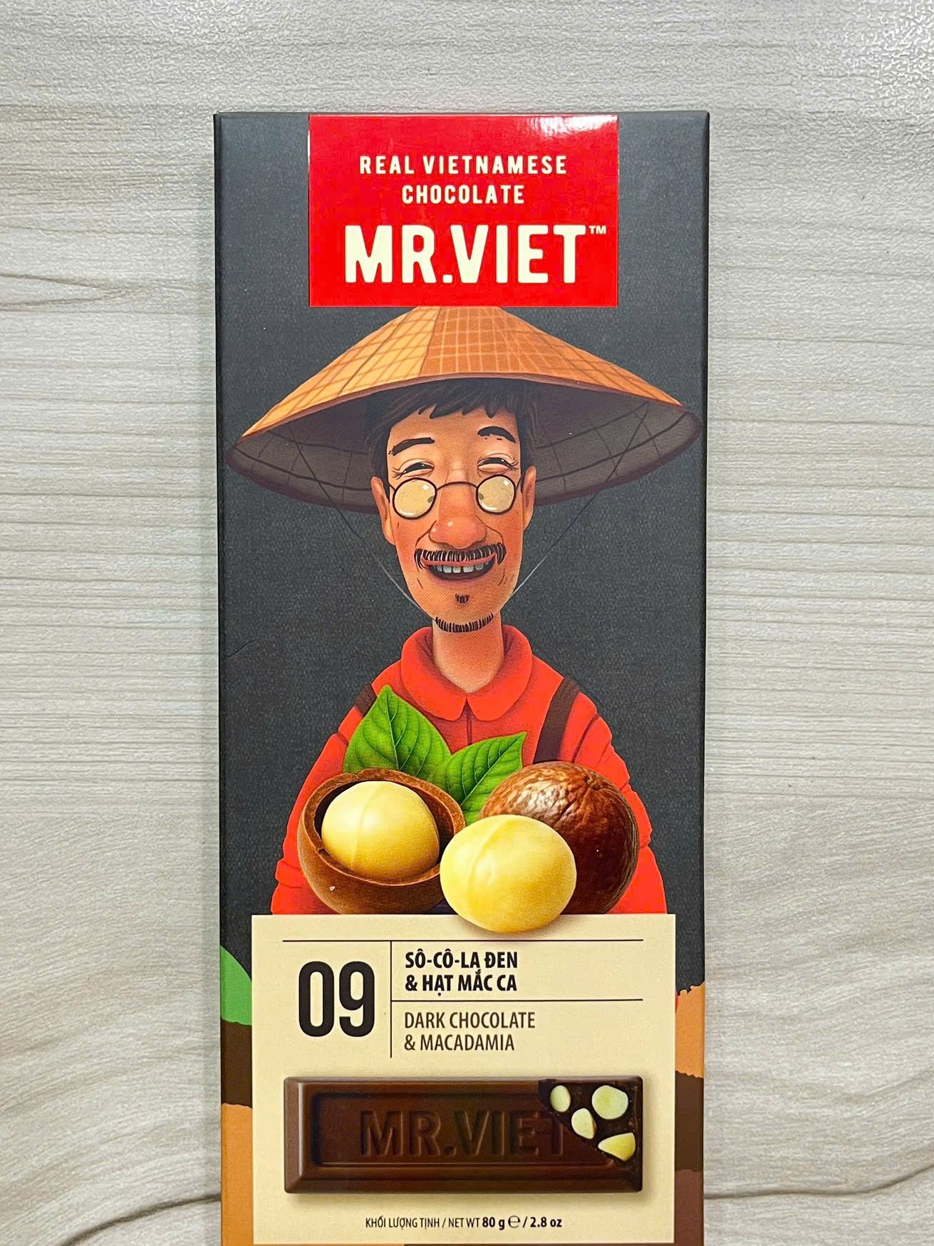 Socola đen & hạt macca Mr Viet 80g - Mr Viet Dark Chocolate & Macadamia 80g