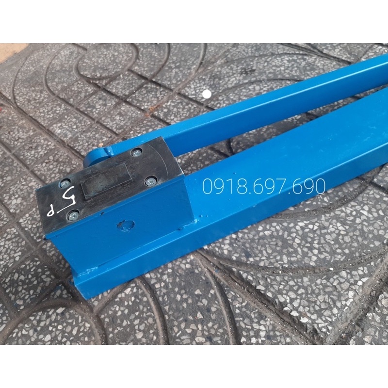 Máy dập tay bản lề cửa tủ nhôm