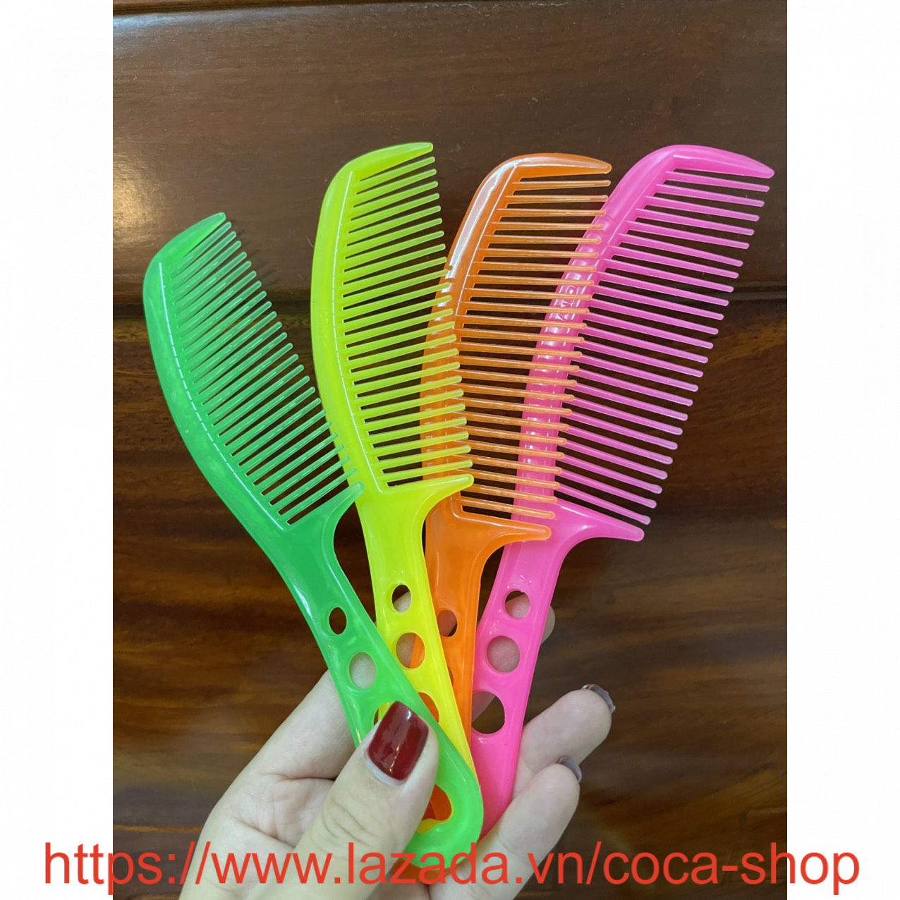 Lược nhựa chải tóc có cán