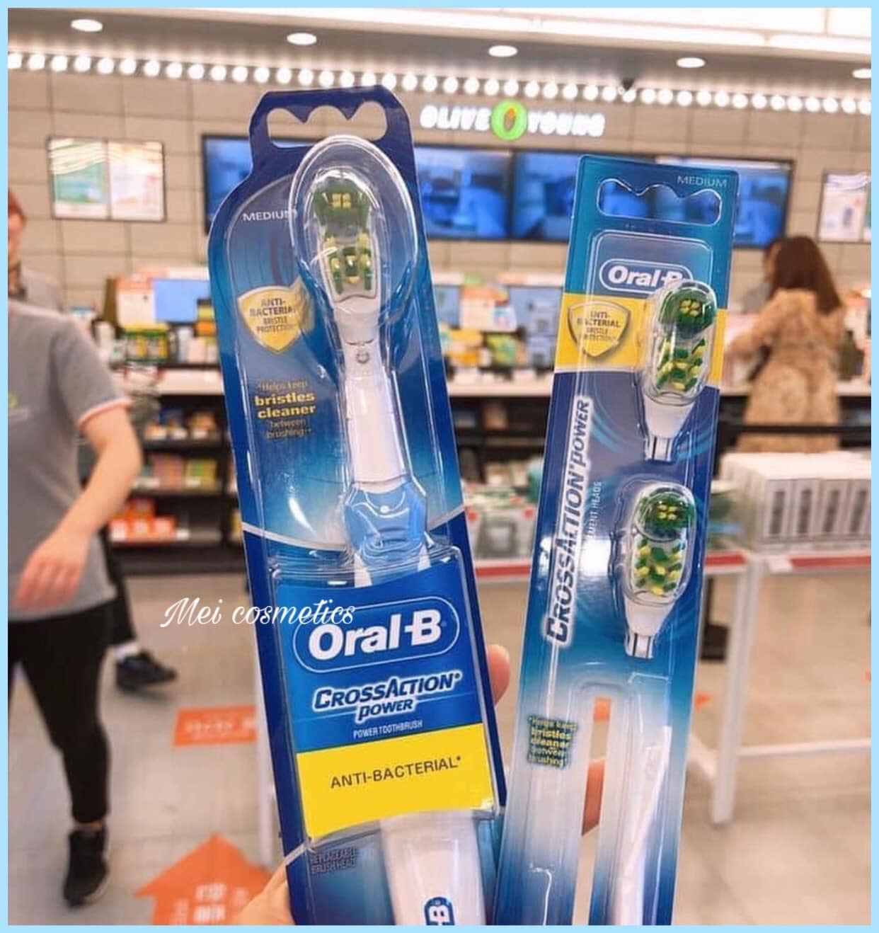 Bàn chải điện Oral-B Cross Action Power Whitening dùng bằng Pin