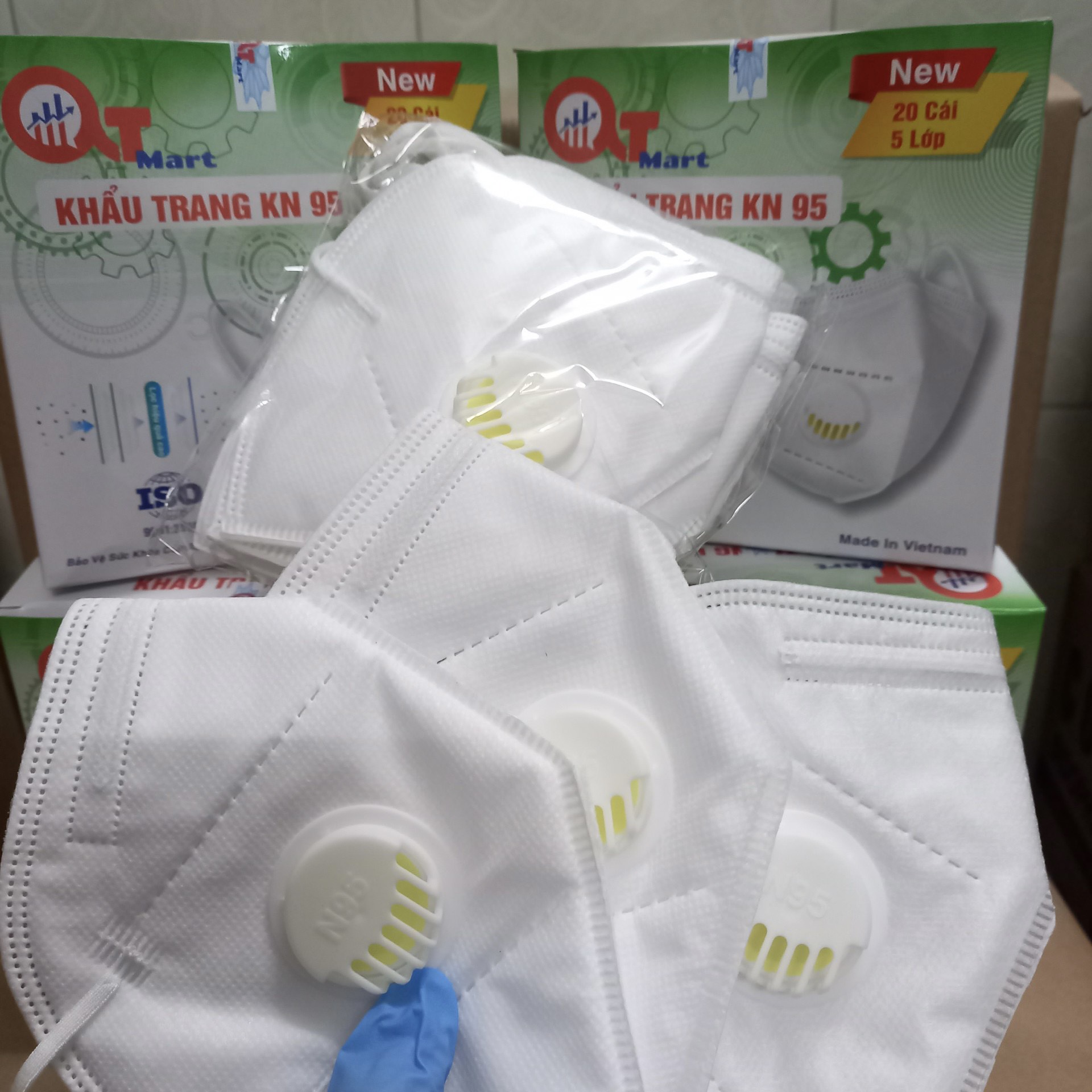 Hộp 10 cái Khẩu trang N95 chính hãng có van thở , không van kháng khuẩn chống bụi mịn lên đến 95%