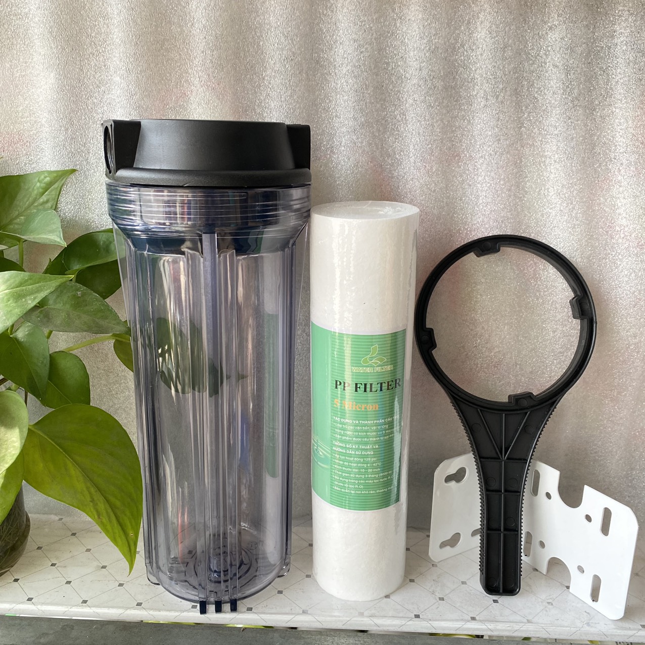 Bộ cốc lọc nước thô 10 inch đầy đủ lõi lọc, giá treo, tay vặn