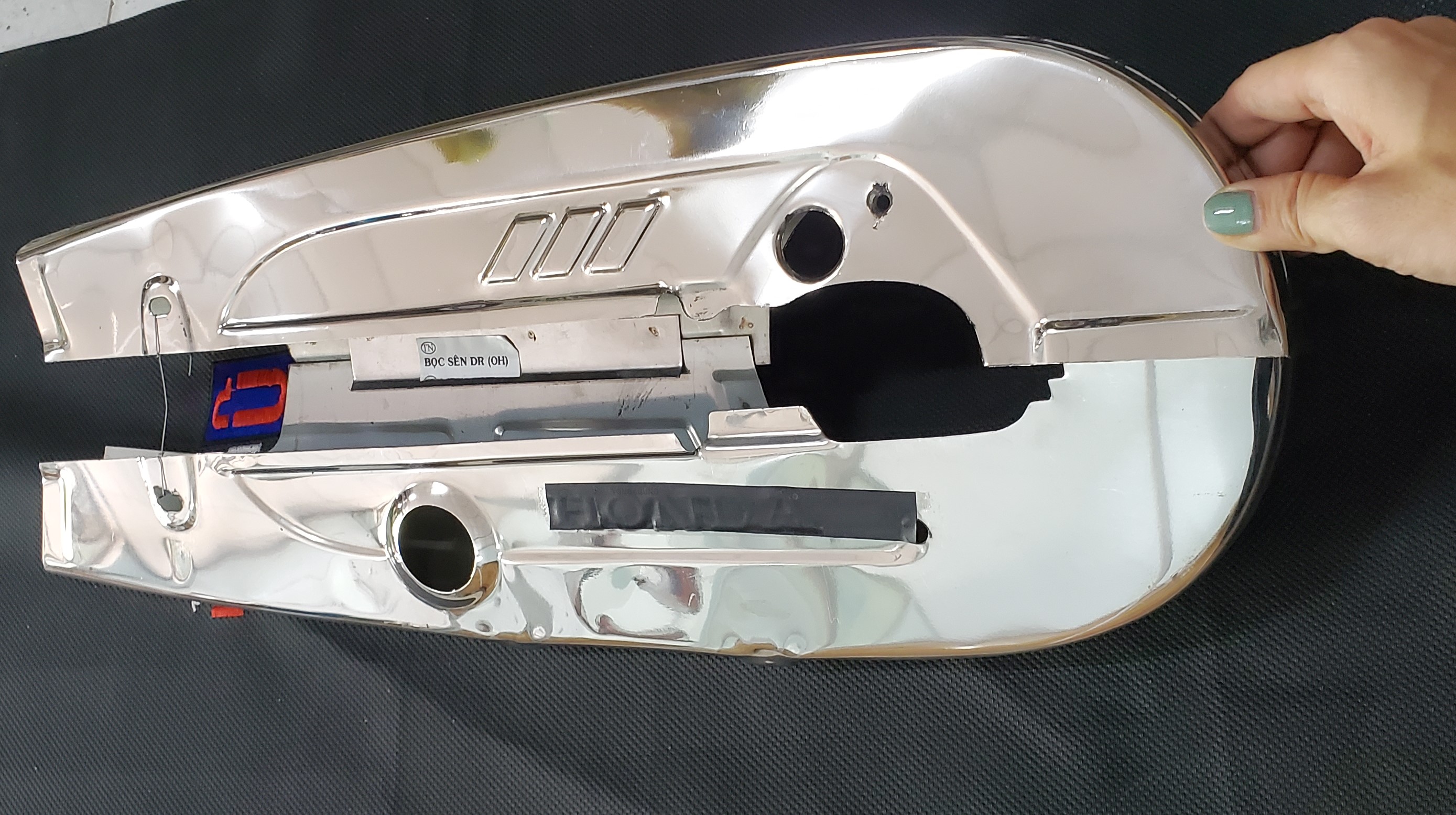 Hộp sên inox gắn cho xe Dream, super Dream