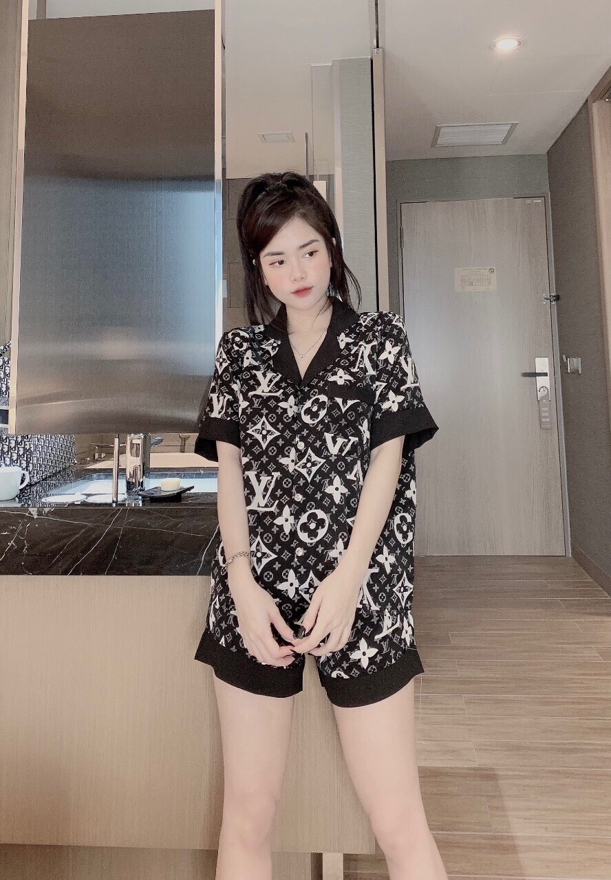 Bộ cộc đùi, bộ ngủ pijama mặc nhà ,Bộ tiểu thư chất kate lụa Thái mát thấm hút mồ hôi.