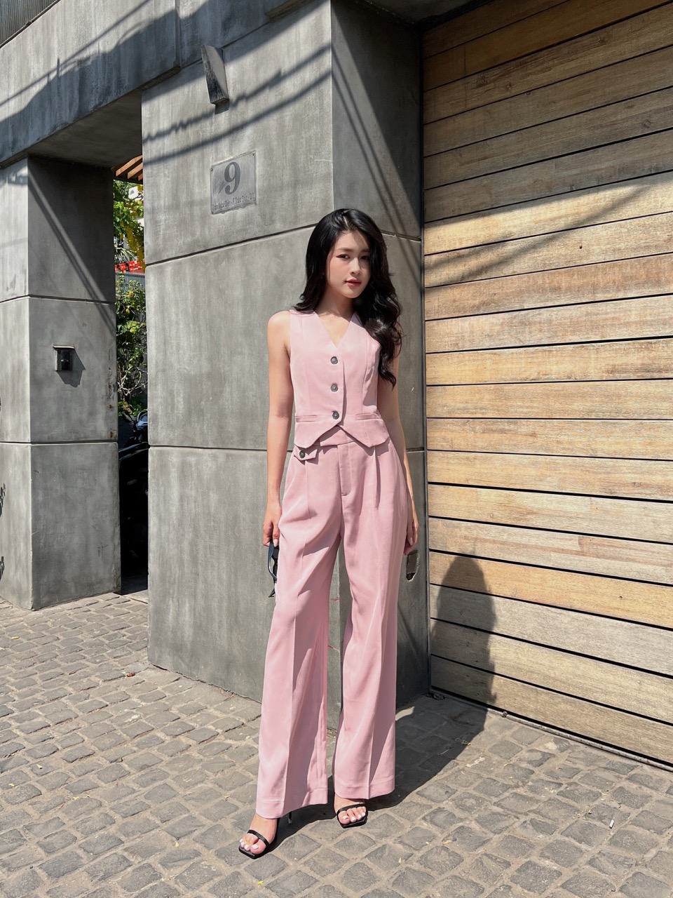 Coco sin - quần ống rộng hồng đính nút