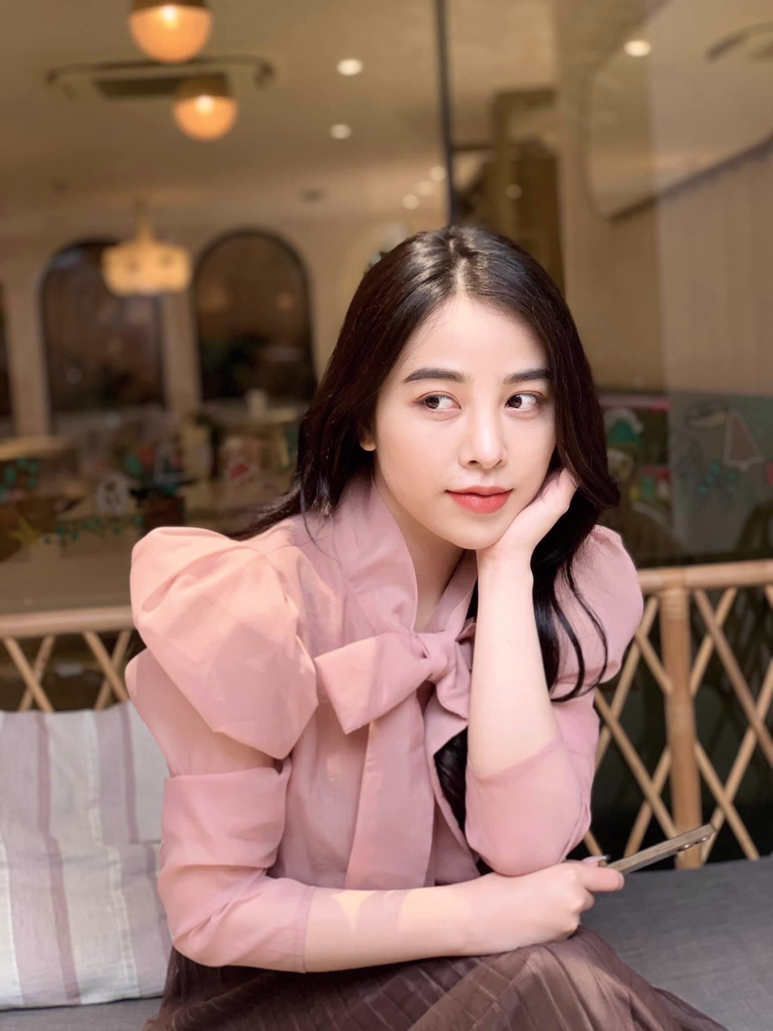 Áo sơ mi gu hồng nơ cổ