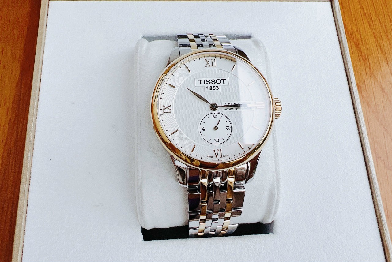 Đồng hồ Tissot Le Locle trung cấp máy cơ