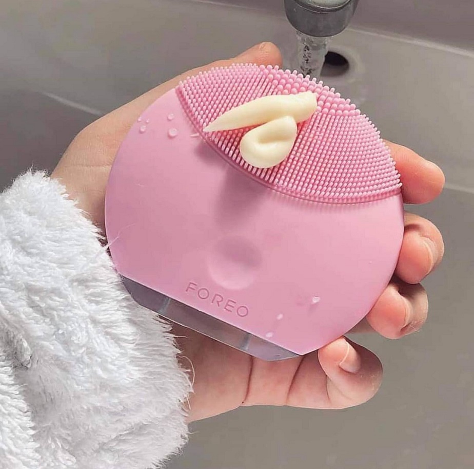 Máy rửa mặt USA Silicone kháng khuẩn công nghệ siêu âm ... Máy rửa mặt Forever Mini Đầu Silicon Mềm Mại Sạch Sâu Lỗ Chân Lông Công Nghệ T-sonic Làm Sạch Sâu Và Massage Chống Lão Hóa