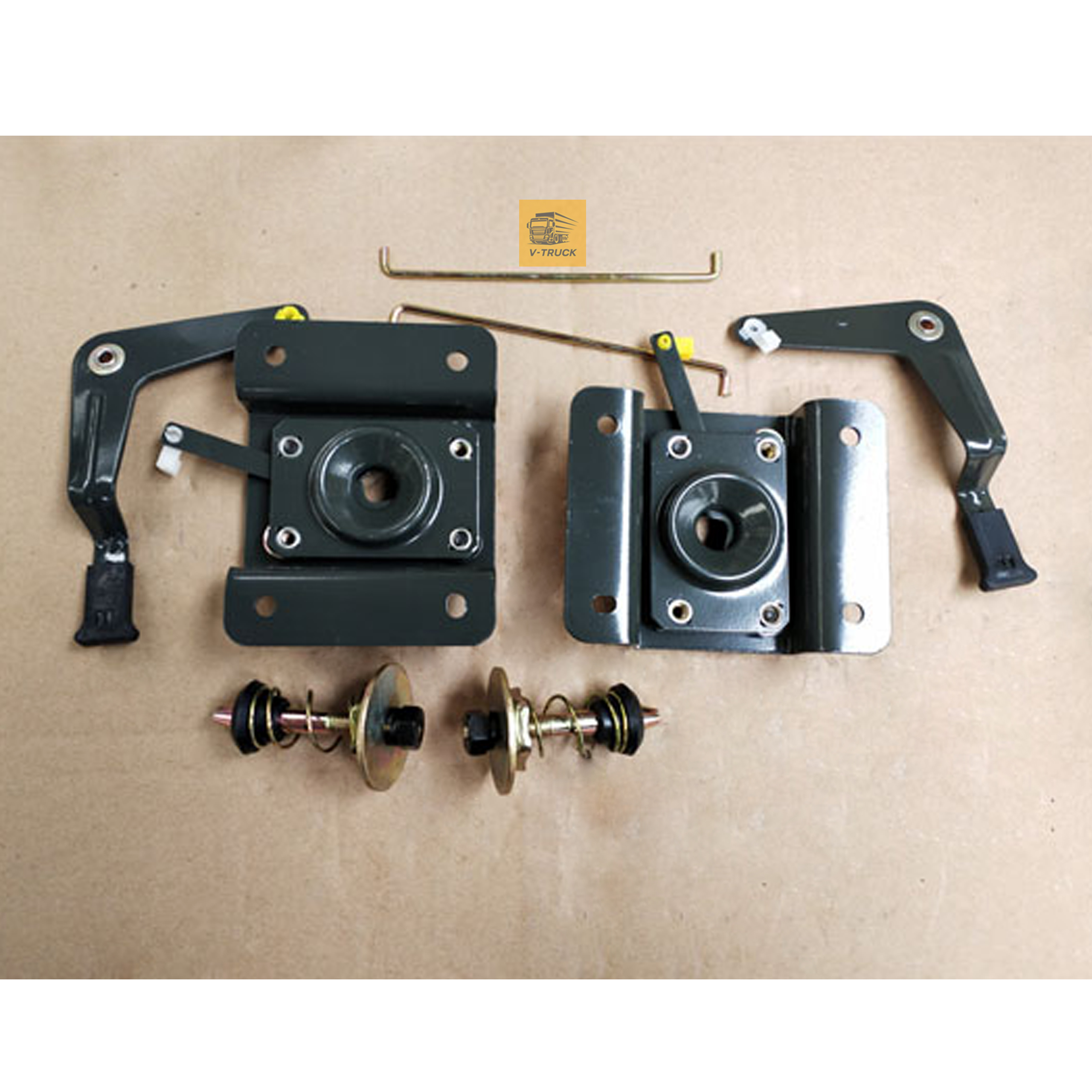 Khóa Mặt Nạ Cabin Howo 336 371 (Masks Lock Assembly For Howo 336 371)