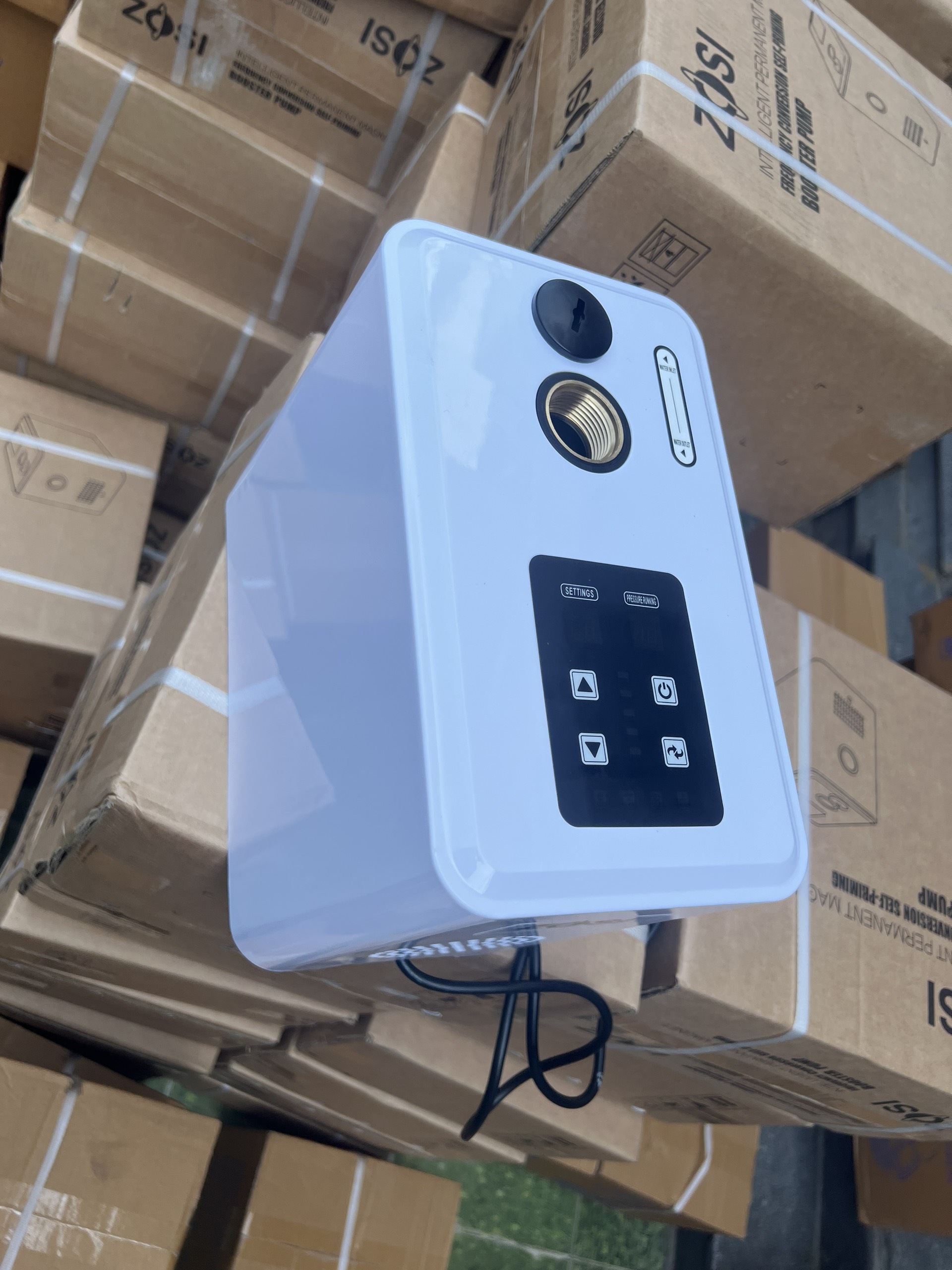 Bơm nước tăng áp inverter biến tần 320w, siêu êm đa cánh tầng zosi thái lan