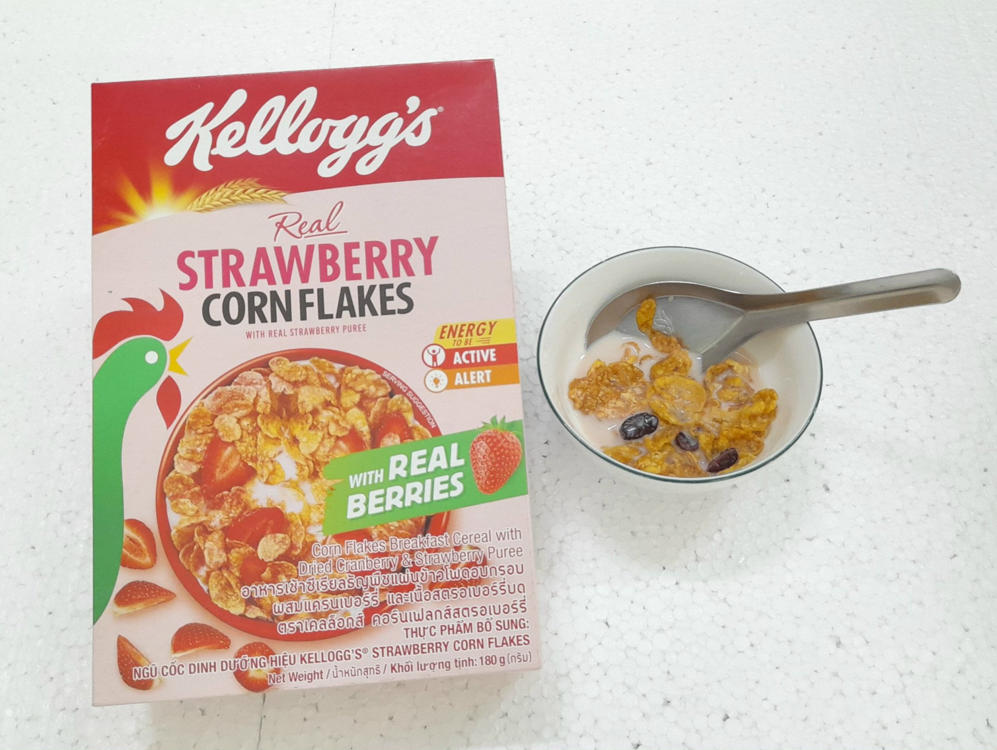 ngũ cốc dinh dưỡng Kellogg s Corn Flakes Strawberry 180g
