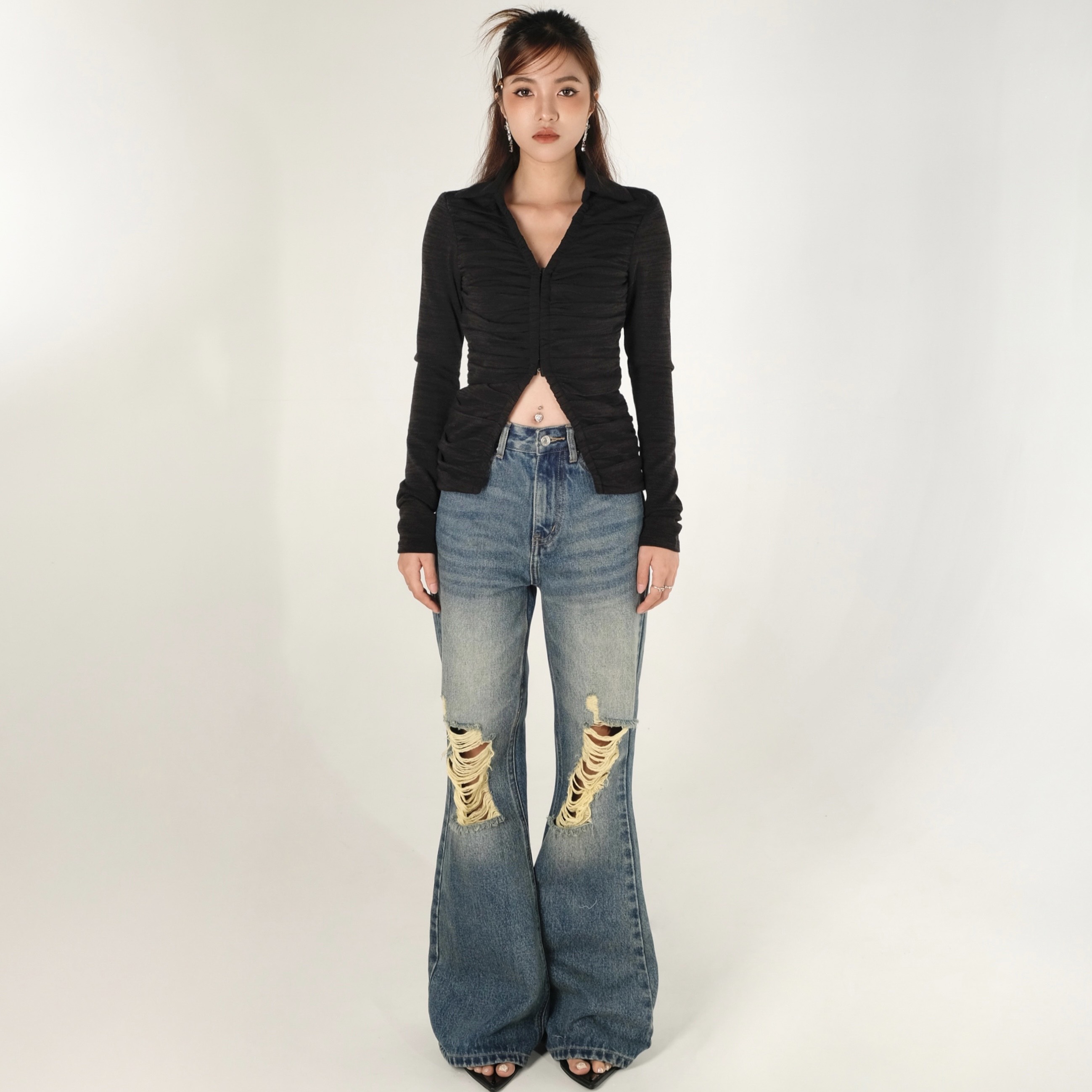 Into.eight | quần jeans rộng dài rách hai gối into.eight thiết kế