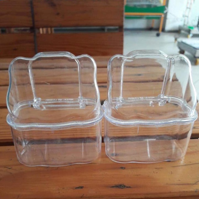 Máng ăn trong suốt và chống vảy cho lồng chim yến