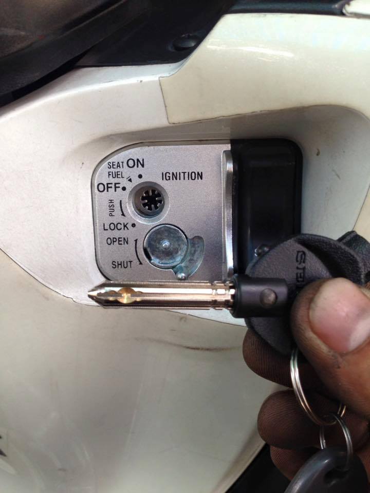 [HCM]Khóa 8 cạnh cao cấp SEKAI - Cho xe PCX AIR BLADE đời 2008-2012 hoặc Air Blade Thailan ko dành cho đời 125cc 2013-2015 có thể chế cho SH Việt Nam