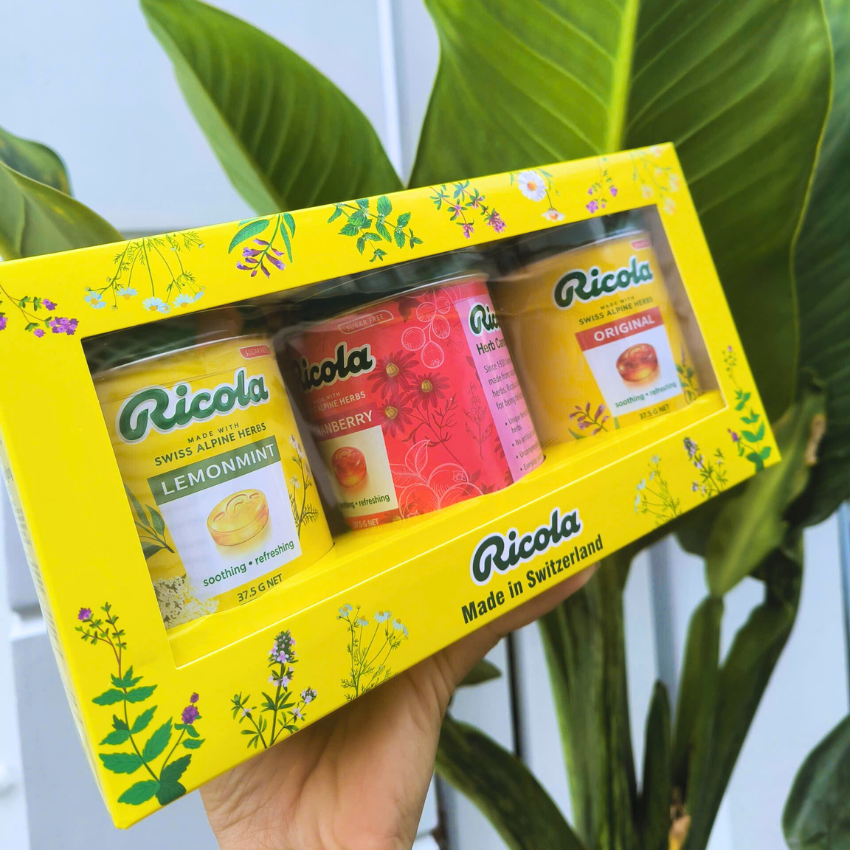 Viên Ngậm Ricola Swiss HerbThảo Mộc Không Đường Signature Hộp Quà Sang Trọng 112.5g, Bánh Kẹo Tết K91 - BeeGin Mart