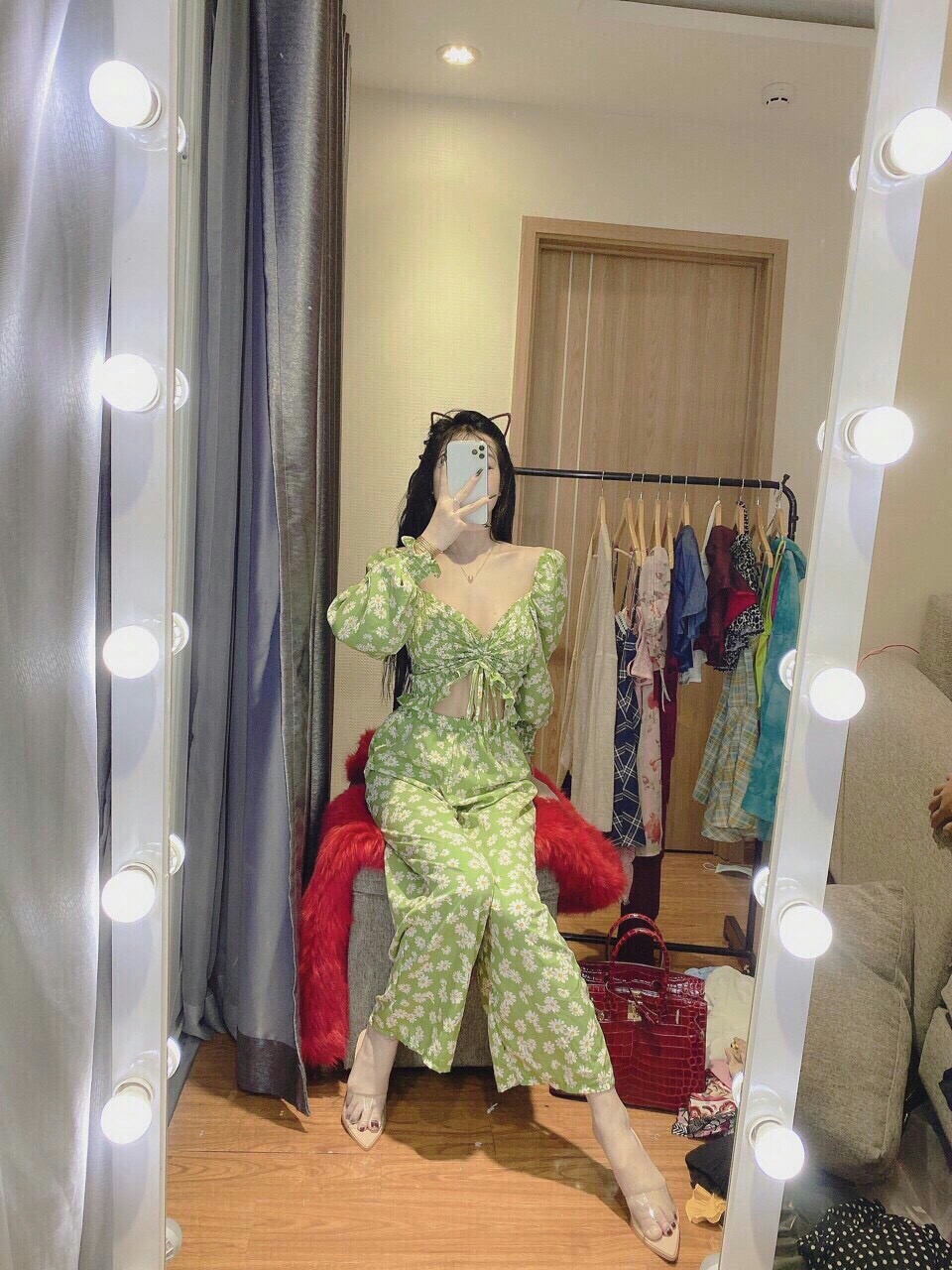Sét bộ hoa cúc áo croptop tay dài bo cổ vuông nhún trước ngực cực xinh - mtb